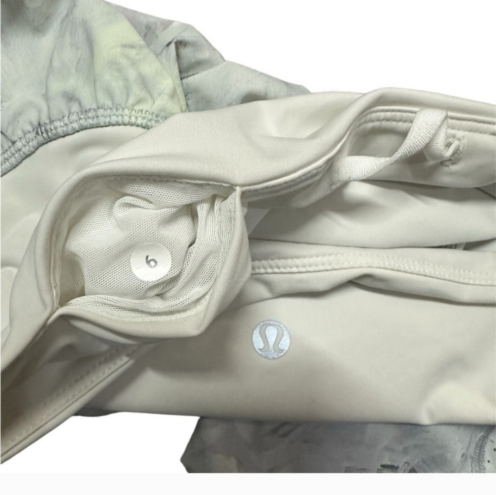 Lululemon Water: Sea-Me Run ShortMini Blushed Illusion White Multi / White - Picture 4 of 4